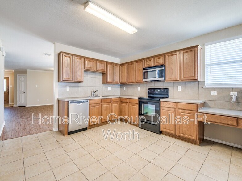 Building Photo - 13001 Barbarosa Dr