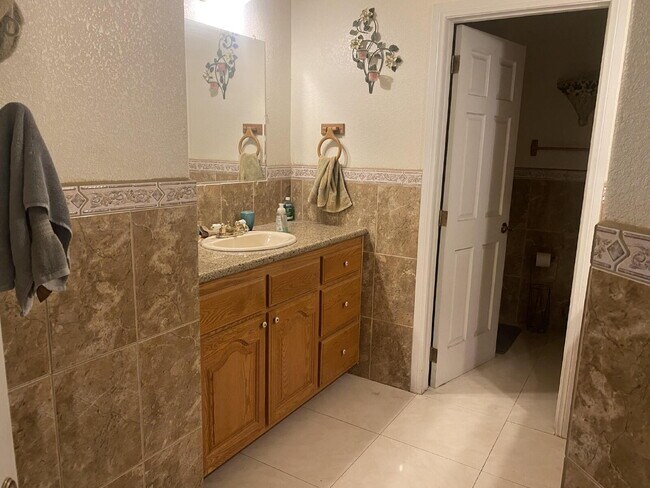 Building Photo - "Modern 5-Bedroom Sanctuary with 3 Baths and 4,353 Sq Ft of Comfort in San Bernardino!"