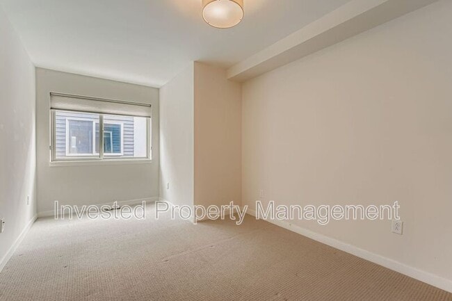 Building Photo - 2625 W 25th Ave