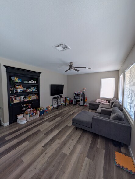 Building Photo - 7946 Severn Valley St