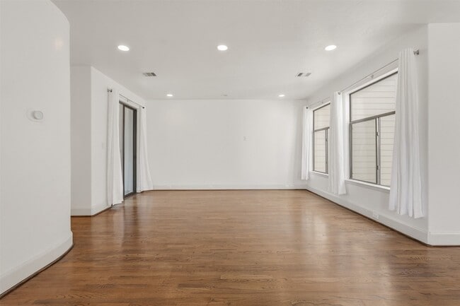 Building Photo - 2816 Rusk St