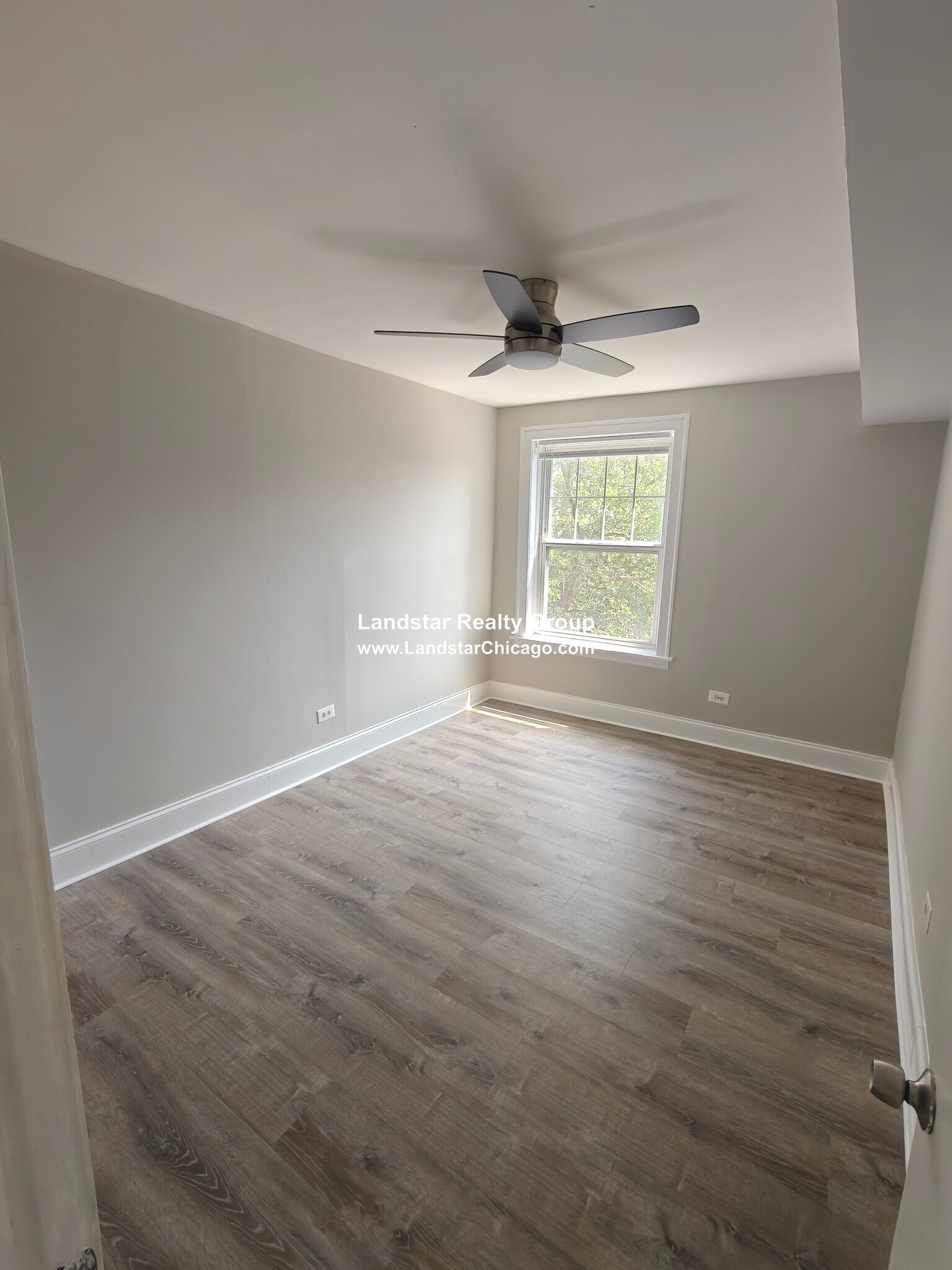 Building Photo - 6312 N Oakley Ave