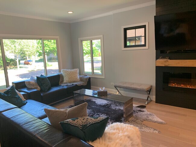 Building Photo - 605 N Humphrey Ave