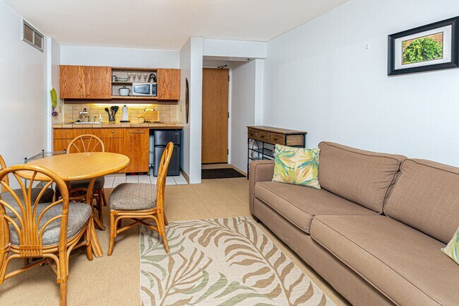 Building Photo - 1 BD Fully Furnished Downtown Location