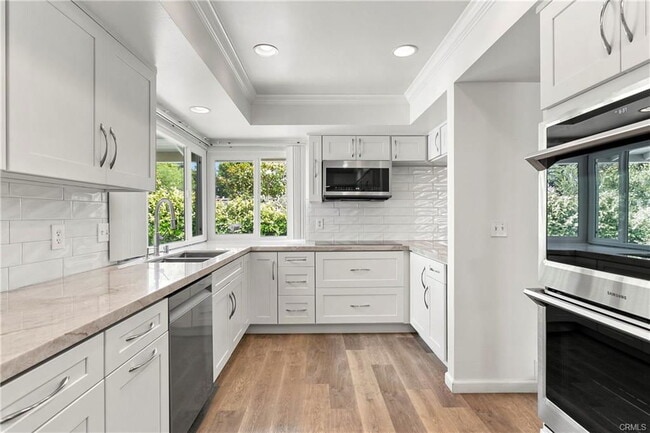 Building Photo - 2727 Island View Dr