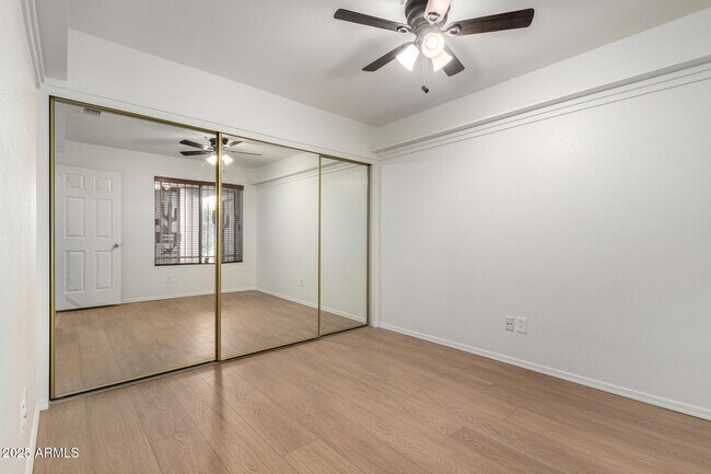 Building Photo - 9285 E Sutton Dr