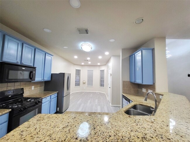 Building Photo - 7334 Jacobs Well Dr
