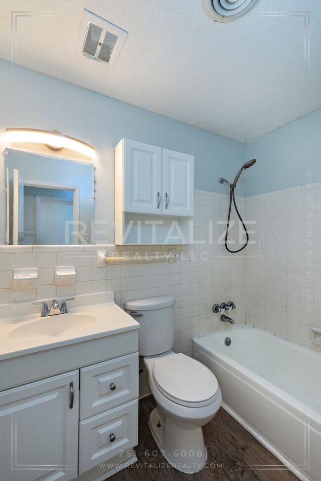 Building Photo - HALF-DEPOSIT SPECIAL! Updated 4 Bed 2 Bath Brick Home in West Mobile