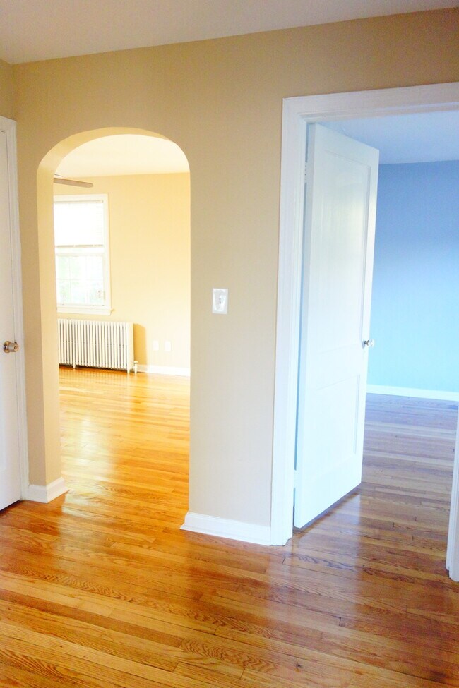 Building Photo - 8007 Garland Ave