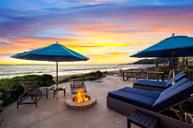 Building Photo - GORGEOUS CUSTOM BEACH HOME - Solimar Beach...
