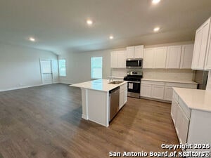 Building Photo - 607 fluted