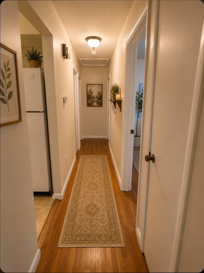 Building Photo - "Spacious 5-Bedroom Retreat with Cozy Fireplace in Fort Washington!"