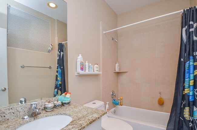 Building Photo - 1116 Columbus St