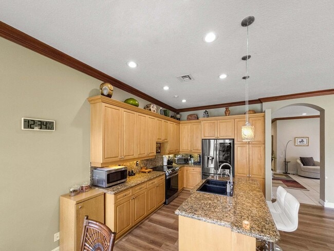 Building Photo - 5058 Glenville Dr