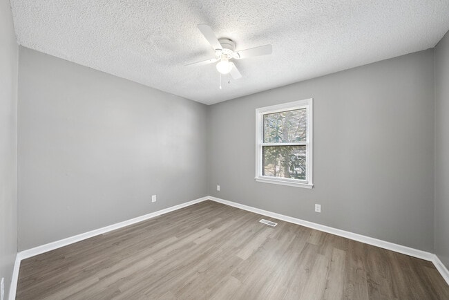 Building Photo - Mayodan