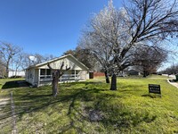 Building Photo - 2 Bed 1 Bath Home - Ponder ISD on Large Co...