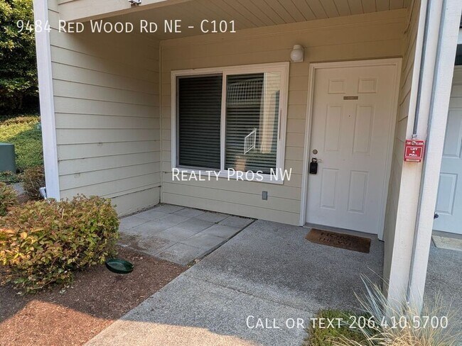 Building Photo - 9484 Red-Wood Rd NE