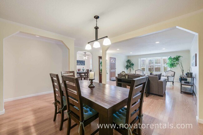 Building Photo - 44 Trish Dr