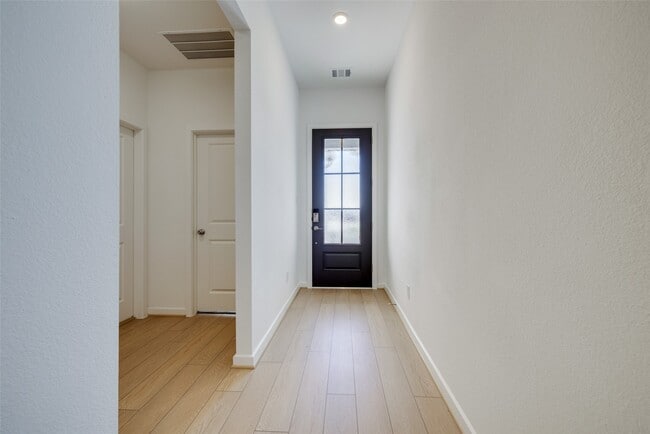 Building Photo - 9711 Westminster Mnr Dr