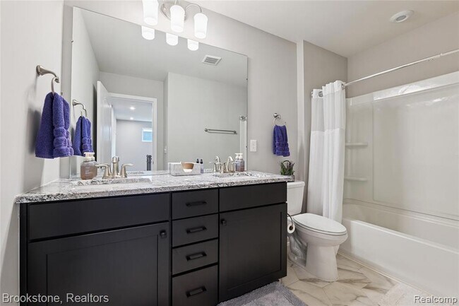 Building Photo - 765 Hummingbird Dr