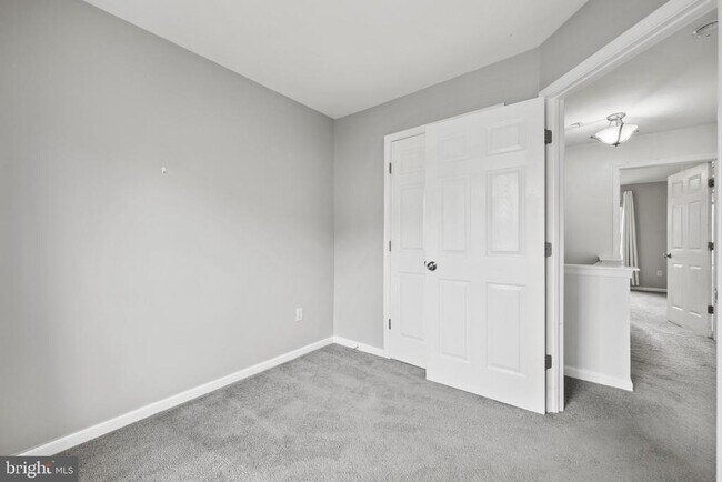 Building Photo - 703 Horse Chestnut Ct