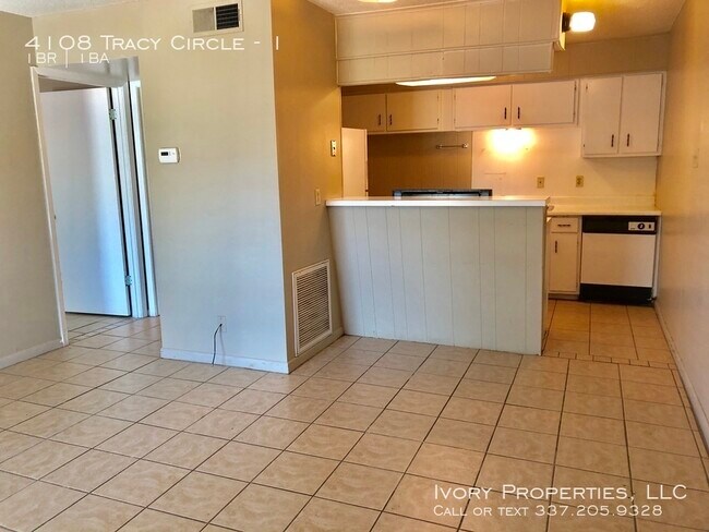 Building Photo - 4108 Tracy Circle Apt. 1