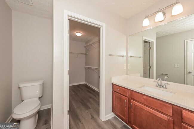 Building Photo - 418 Double Creek Dr