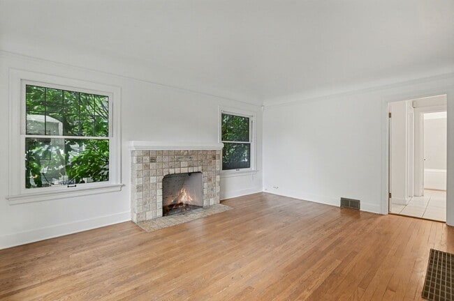 Building Photo - 9222 35th Ave SW