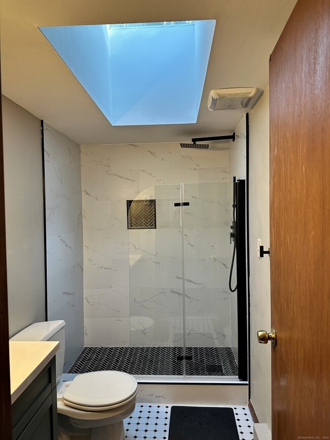 Building Photo - 29 Eld St