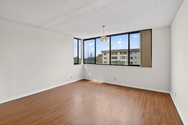 Building Photo - 8030 Hampton Blvd