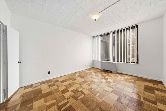 Building Photo - 9060 Palisade Ave