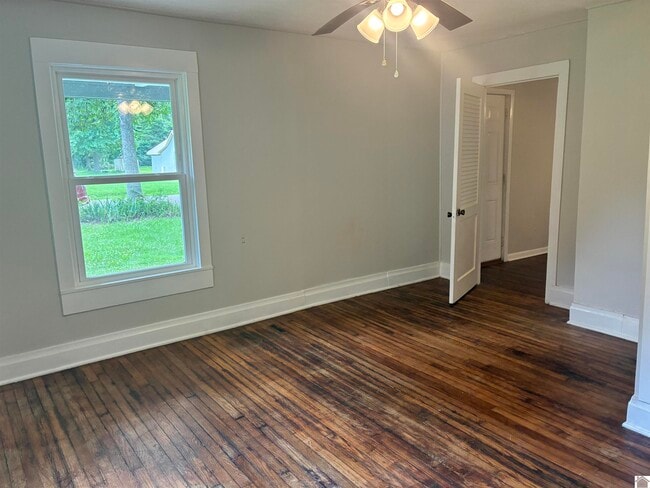 Building Photo - 1207 Markham Ave
