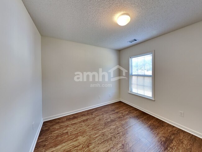 Building Photo - 4505 Glenaire Dr NW