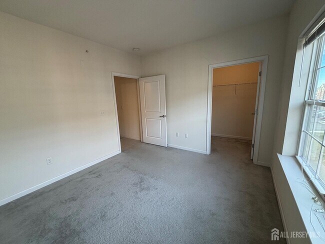 Building Photo - 542 E Celebration Way