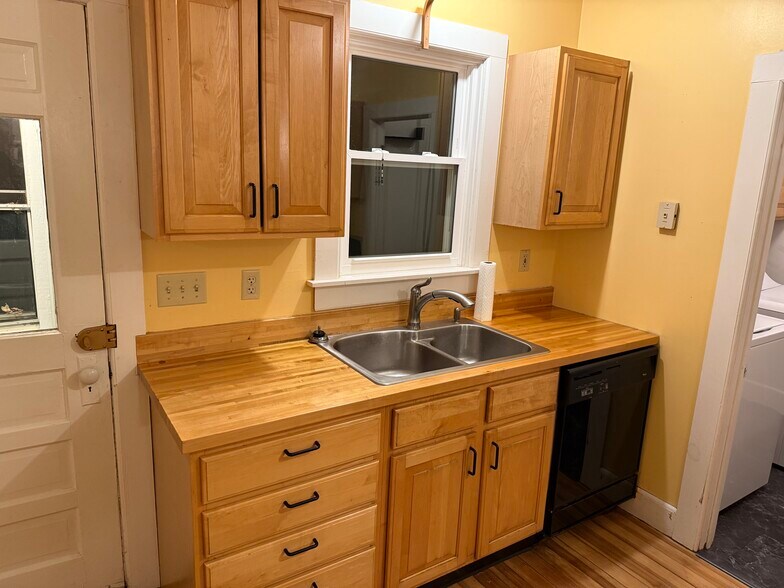 Kitchen - 274 Prospect St