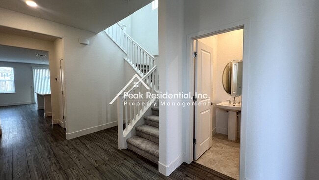 Building Photo - Newer Elk Grove 4bd/3.5ba Home near Big Horn & Poppyridge Rd