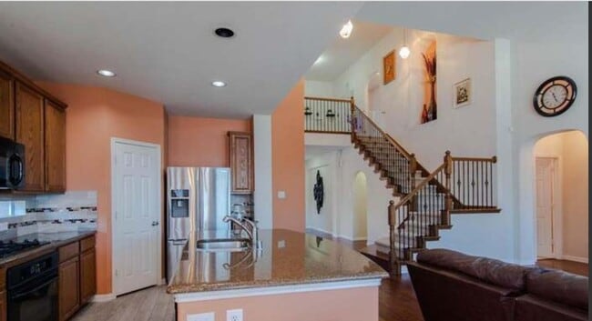 Building Photo - 8373 Brightside Ln