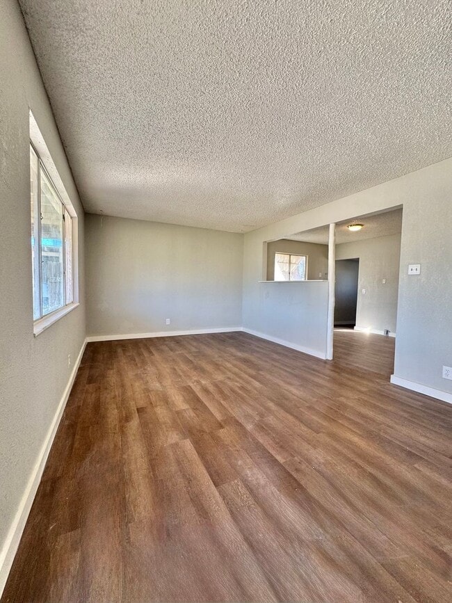 Building Photo - NOW AVAILABLE - Newly Renovated 2 Bedroom Home + Large Fenced Backyard!