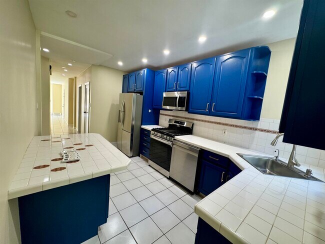 Building Photo - 56 LIBERTY Pl