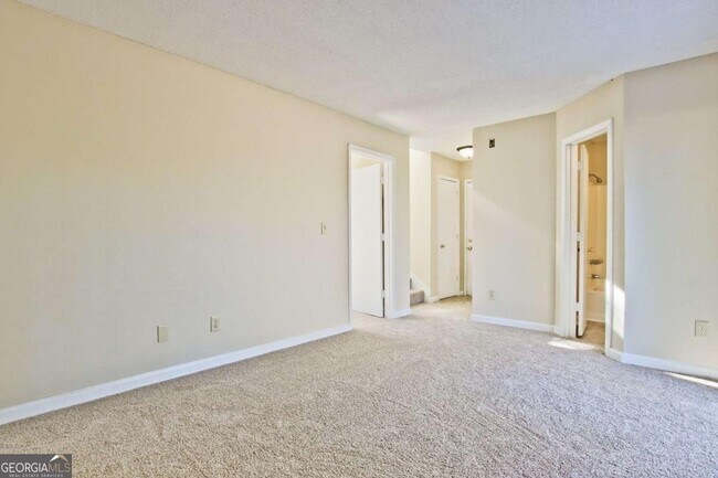 Building Photo - 3657 River Ridge Ct