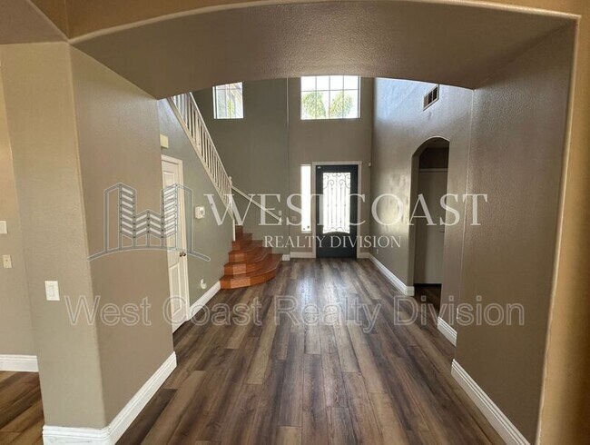 Building Photo - 26719 Evergreen Ave