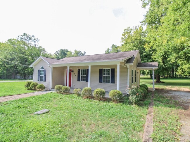 Building Photo - Convenient 2 bed 1 bath home in Athens City located near Athens State University and downtown Ath...