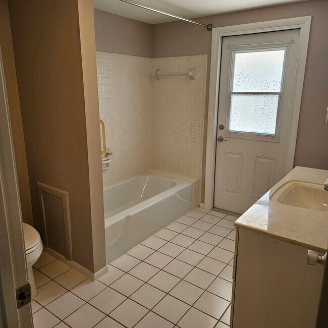 Building Photo - 6815 Anchor Way