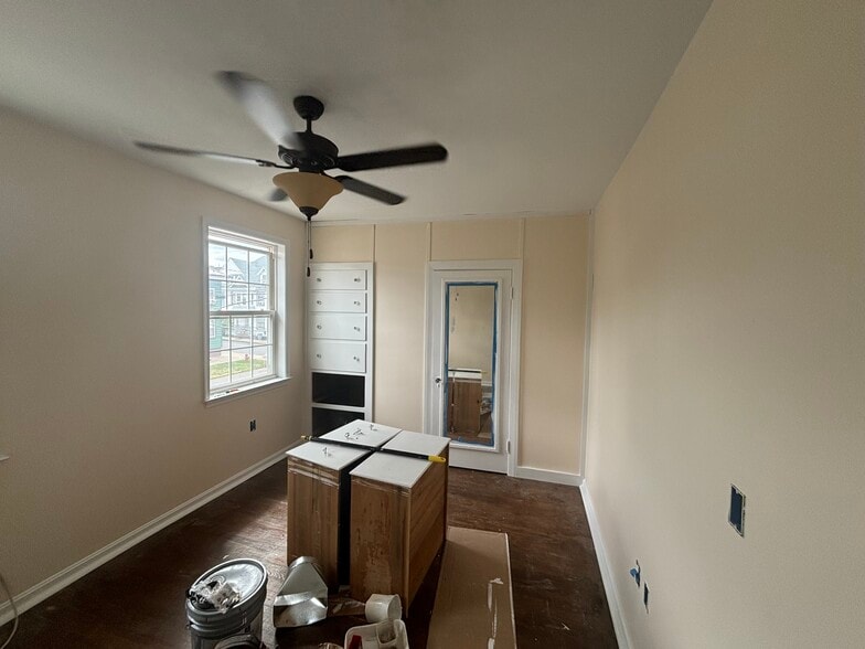 Building Photo - 415 Market St