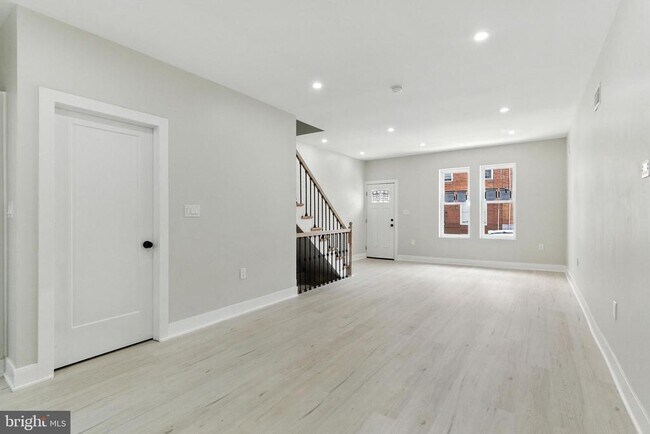 Building Photo - 1626 S 24th St