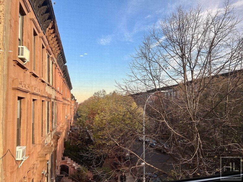 Building Photo - BEDFORD AVENUE