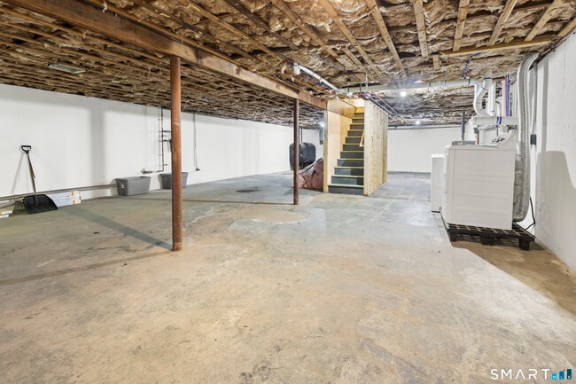 Building Photo - 35 Woodland Dr