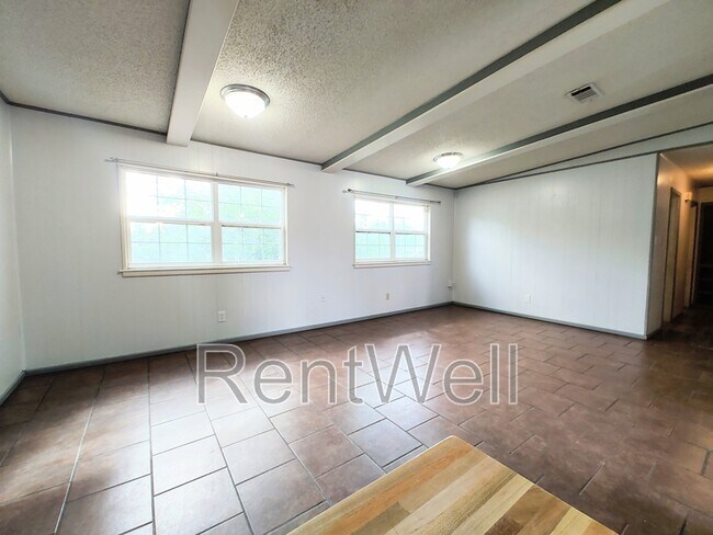 Building Photo - 3016 1st St