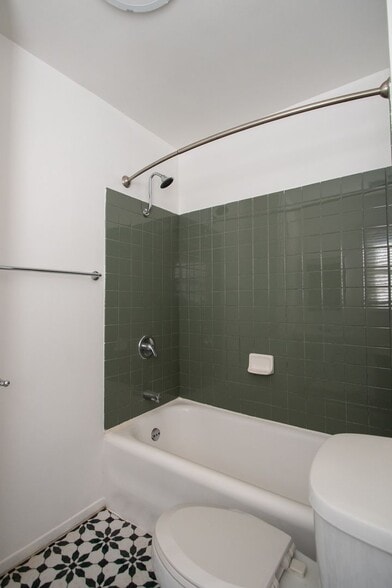 Building Photo - 5212 Fountain Ave