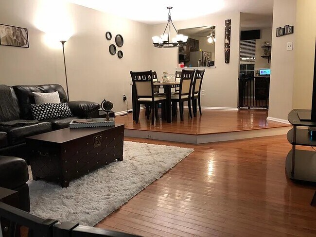 Building Photo - 18904 Snow Fields Cir